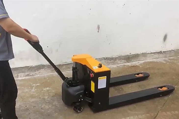 1.8-Tons-Electric-Pallet-Truck-2